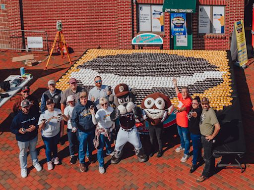 Maine set world record for longest line of whoopie pies