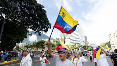 Maduro solicita auditoría electoral al Tribunal Supremo y el Centro Carter se lanza a criticarlo