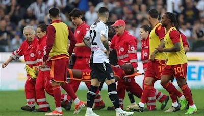 Evan N'Dicka, il difensore della Roma, dimesso dall'ospedale dopo il malore in Udinese-Roma