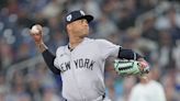 Luis Gil battles command issues as Yankees fall 3-1 at Blue Jays