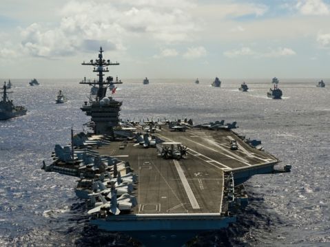 美軍和菲律賓海軍在南海舉行聯合軍演 | 大紀元
