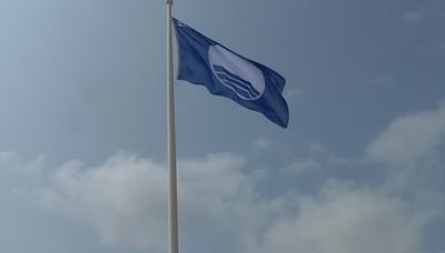 La Marina Alta mantiene 16 de sus playas con bandera azul