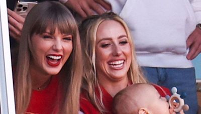 How Taylor Swift and More Reacted to Brittany Mahomes’ Pregnancy News