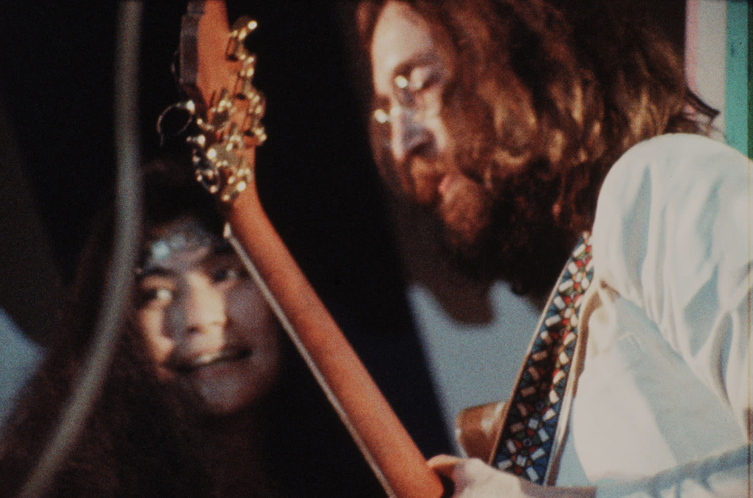 Klaus Voormann’s Reflects on His ‘Ridiculous’ Concert With John Lennon & Yoko Ono in 1969