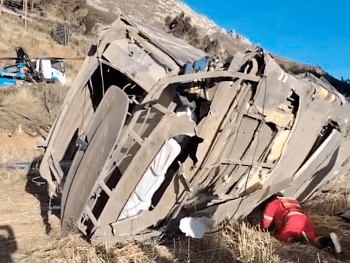 Tragedia en Tarma: 7 miembros de 'Antología del Folklore' fallecidos tras volcadura de bus