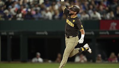 David Peralta hits 1st homer of the season, helps the Padres beat the Rangers 6-4