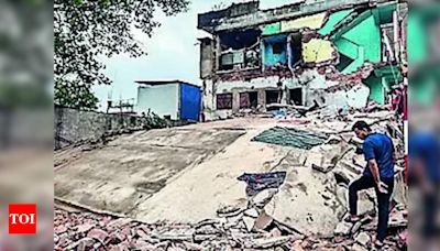 3 dead, 4 hurt as 3-storey building collapses in Deoghar | Ranchi News - Times of India