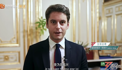 Gabriel Attal à la télé chinoise pour soutenir Joyce Jonathan, qui participe à un télécrochet