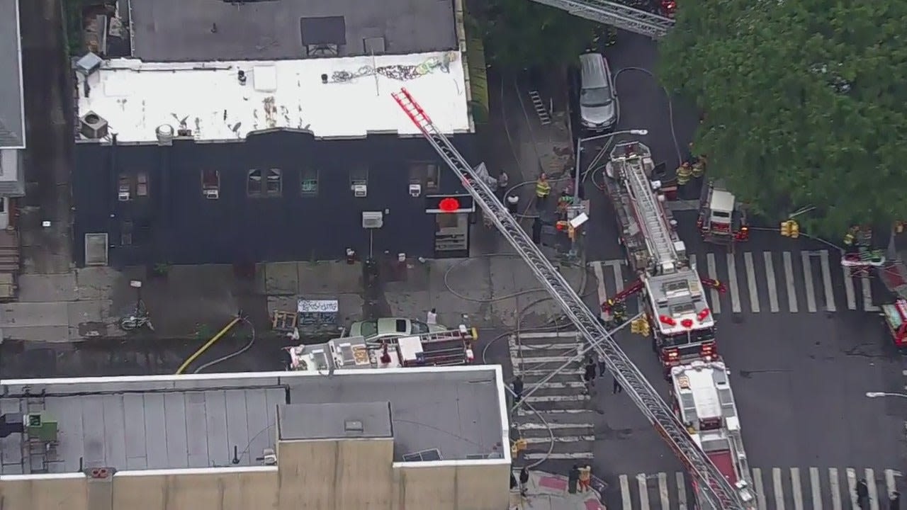 Brooklyn apartment fire leaves 4 injured: FDNY