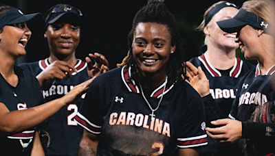 South Carolina softball defeats Mississippi State 8-4