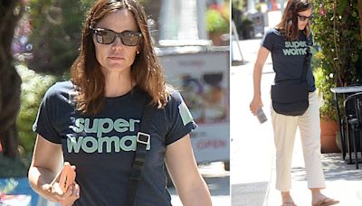 Jennifer Garner dons 'Super Woman' shirt for stroll in LA