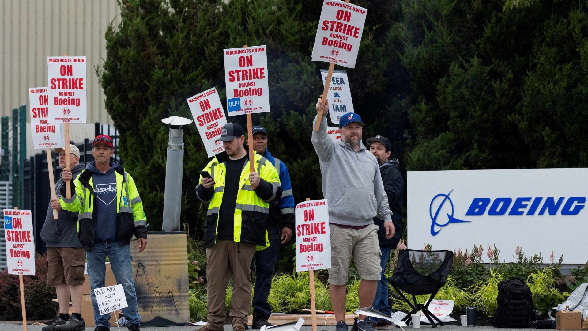 Boeing machinists on picket lines prepare for lengthy strike: 'I can last as long as it takes'