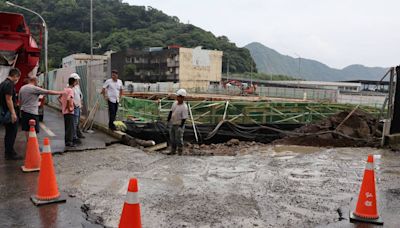 蘇澳煙波飯店二館工程後方道路下陷龜裂 面積約20平方公尺