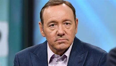 Kevin Spacey vuelve a ser noticia: Revelan manoseos y abusos en ‘House of Cards’ en un explosivo documental