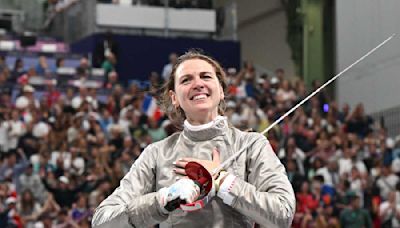 Qui est Manon Apithy-Brunet, championne olympique du sabre individuel lors des Jeux de Paris 2024 ?