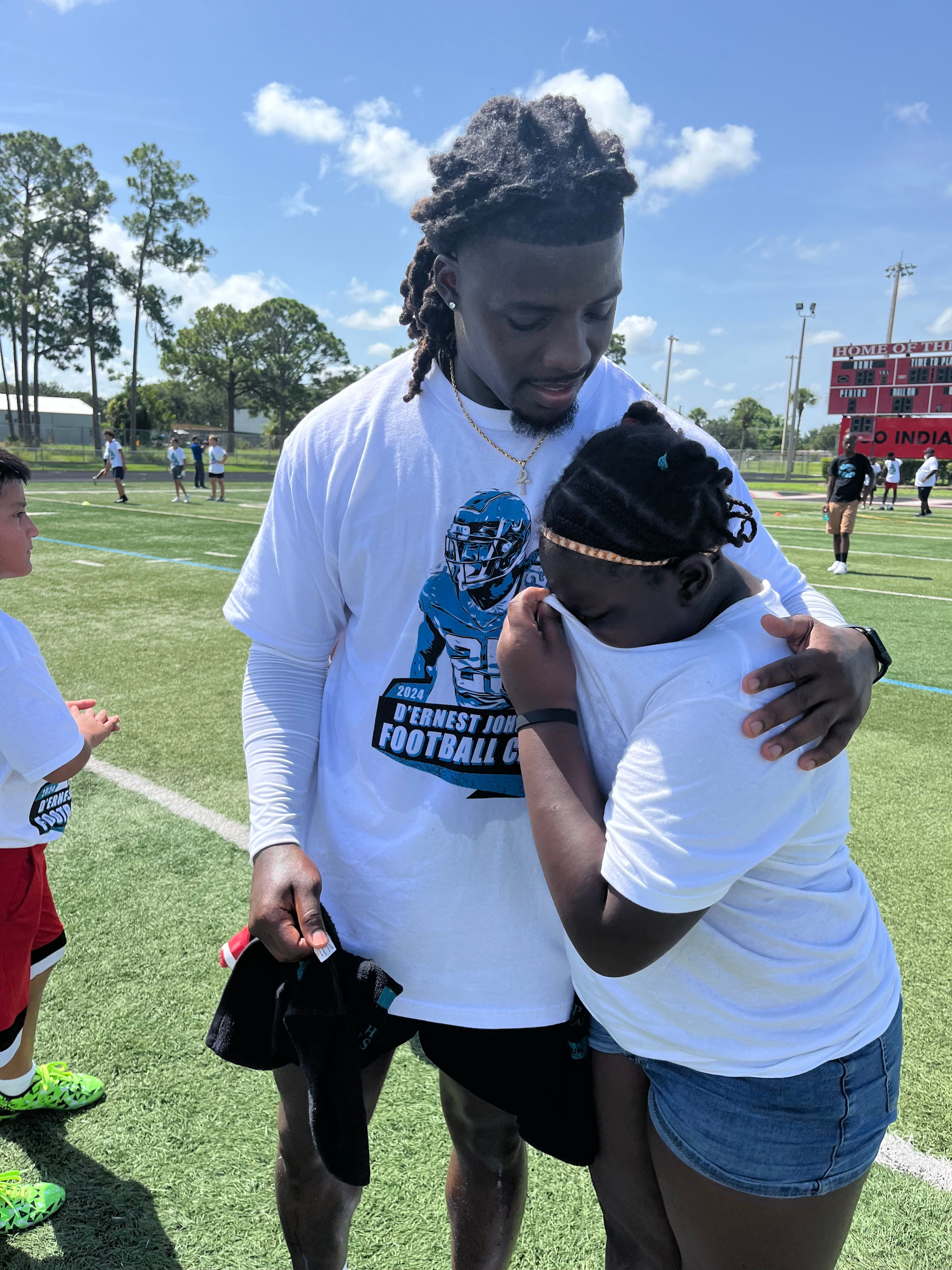 Jaguars RB, Immokalee grad D'Ernest Johnson hosts annual Slowgrind Foundation Football Camp