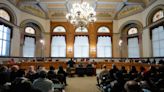 Amid boos and ovations, Cincinnati City Council votes on a Gaza resolution