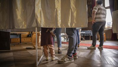 Législatives en France: une participation massive pour un scrutin inédit