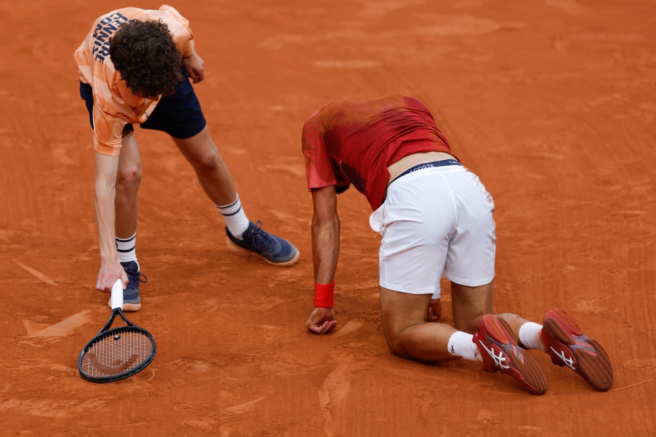 Novak Djokovic tops Francisco Cerundolo at the French Open for a record 370th Grand Slam match win