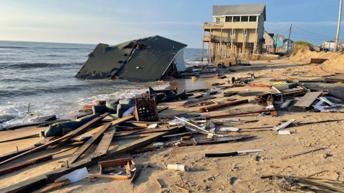 'The houses can really fall at any time' | Another house collapses into ocean in Rodanthe, North Carolina