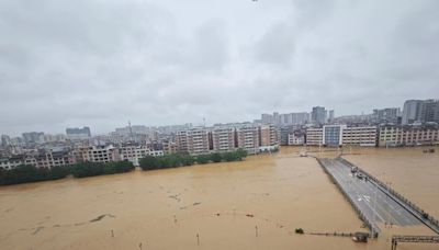 廣東多地暴雨成災 官方緊急提升防汛等級