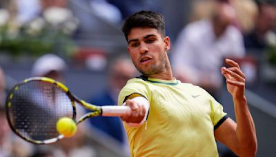 Defending champs Alcaraz and Sabalenka win opening matches at Madrid Open