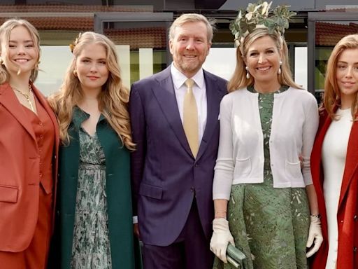Guillermo y Máxima de Holanda celebran el Día del Rey junto a sus tres hijas: su tradicional posado familiar y el guiño a una ciudad