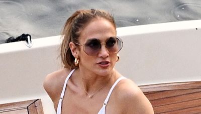 Jennifer Lopez Hustles for the Best Selfie During Italian Vacation Without Ben Affleck - E! Online