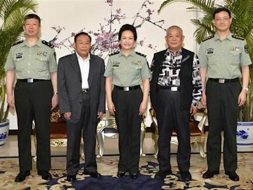 中國第一夫人彭麗媛軍職疑曝光 傳任軍委幹部考評委員