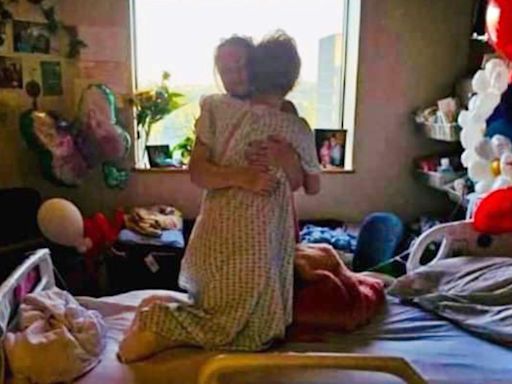 “When Calls the Heart ”Star Mamie Laverock Hugs Her Mom After ‘Miracle Birthday’ amid Recovery