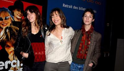 Lou Doillon et Charlotte Gainsbourg font du tri chez Jane… Les Sussex changent le nom de famille de leurs enfants…