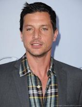 Simon Rex