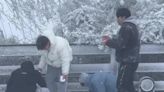 快訊/太平山清晨積雪1公分！學生嗨翻「打雪仗」實現賞雪自由