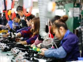 製造業景氣明顯下降 中國7月財新PMI意外低於榮枯線 | Anue鉅亨 - 大陸政經