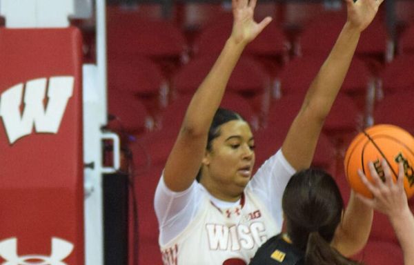 Wisconsin women's basketball transfer forward reuniting with former teammate