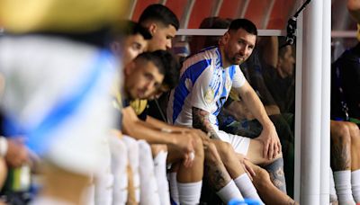 Así informaron los medios ingleses la lesión de Lionel Messi en la final con Colombia
