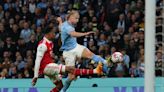 El Manchester City golea al Arsenal y apunta al título en la liga inglesa