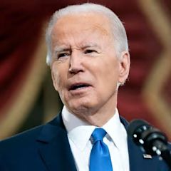 Volodymyr Zelensky thanks Joe Biden for saying weapons will be sent to Ukraine within 'hours,' but not everyone's happy