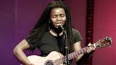 Tracy Chapman gana el premio de la CMA por 'Fast Car' décadas después del debut de la canción