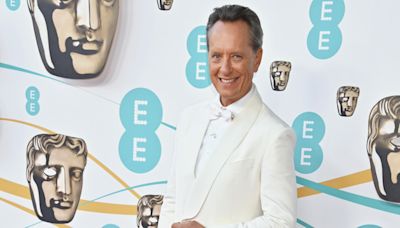 Richard E. Grant: Rolle in ‘The Thursday Murder Club’