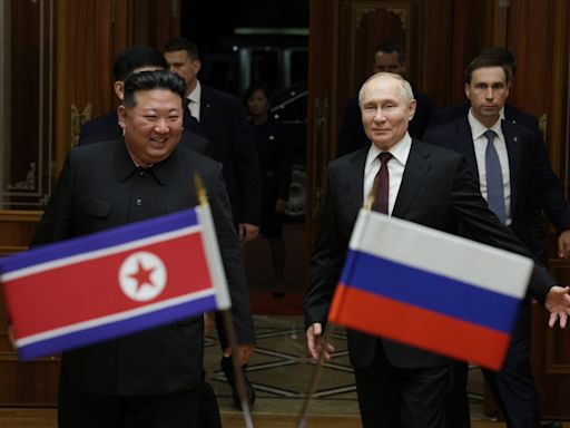 Putin and Kim Jong Un are getting alarmingly close, and it's put US ally South Korea in a predicament