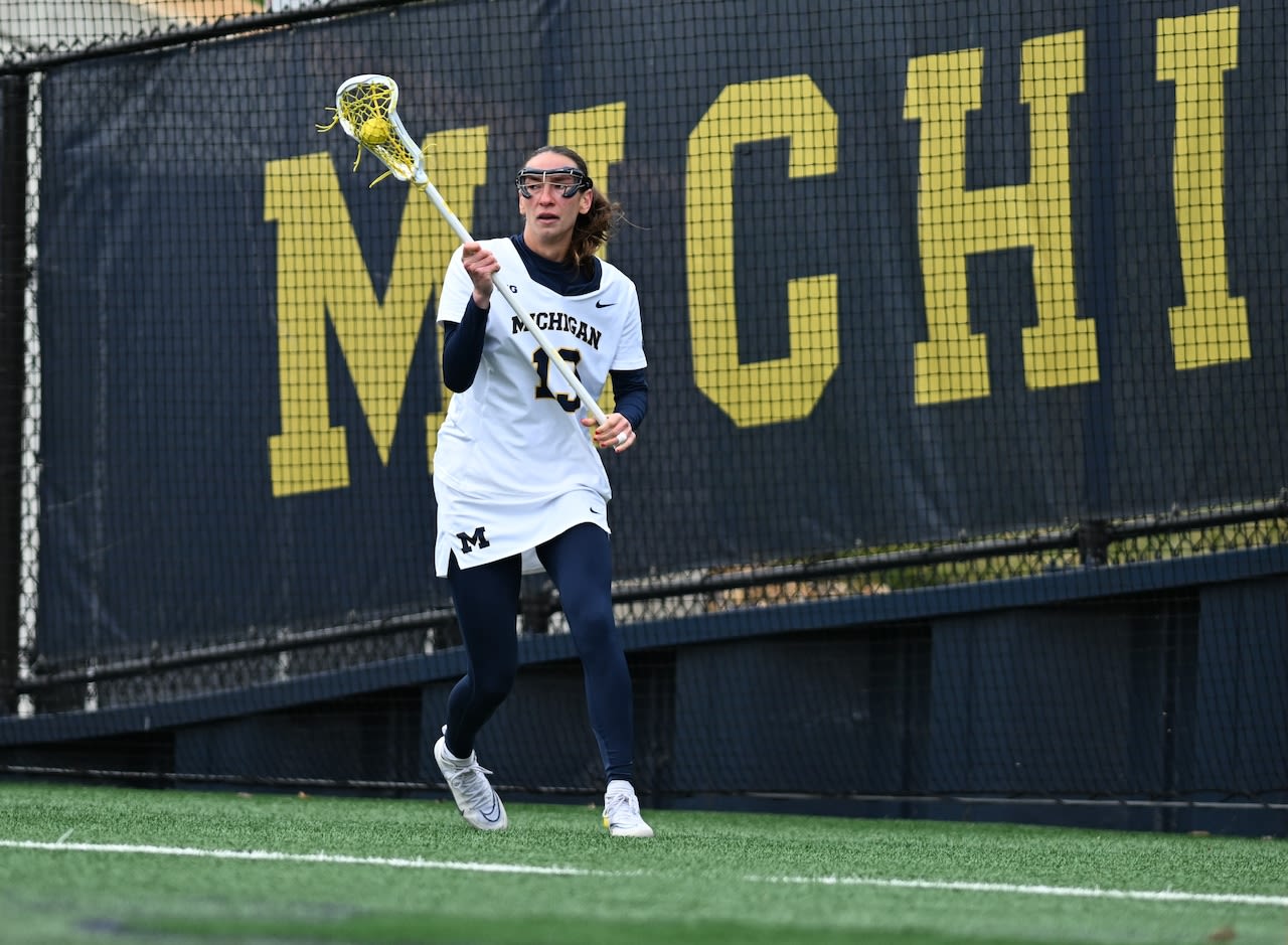 Michigan wins on last-second goal, advances to NCAA quarterfinals for first time