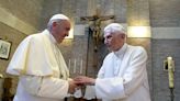 En su polémico libro, Ganswein reveló la reacción de Benedicto XVI cuando Francisco dijo que era como un “abuelo sabio en casa”