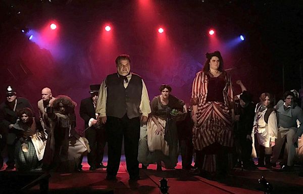 Stunning set, performances make for bloody fun in Monticello's 'Sweeney Todd' | Review
