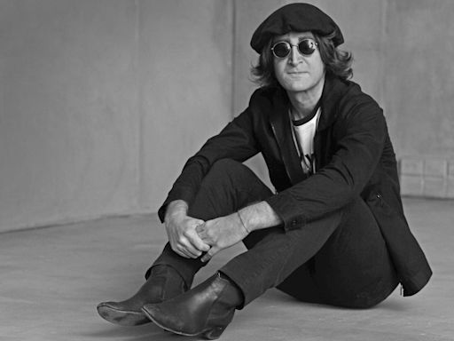 Gafas de sol de John Lennon se vendieron en subasta por millonaria suma