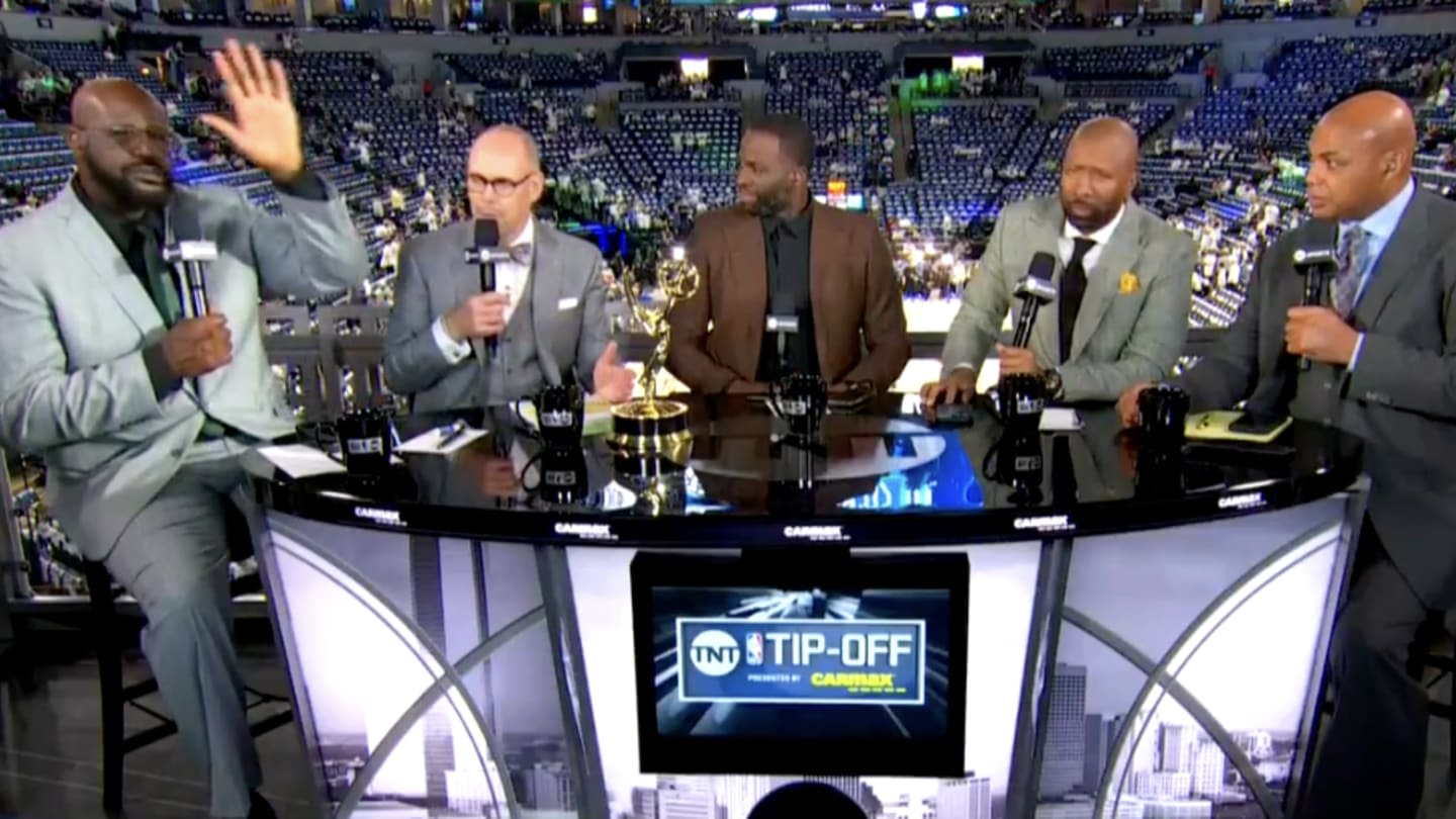 T-Wolves Fans Heckled Draymond Green During TNT Broadcast With Harsh Two-Word Chant