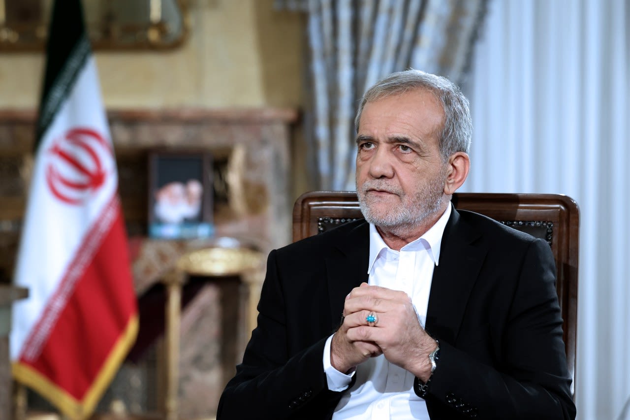 Iran’s new president travels to neighboring Iraq on his first trip abroad