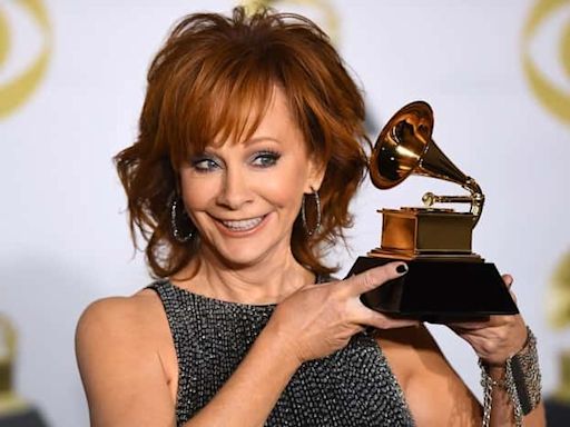 Reba McEntire knows the drill as ACM Awards host, but young talent has her in awe