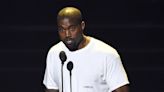 Siguen las consecuencias para Kanye West, ahora en Miami. El rapero acaba de ser demandado