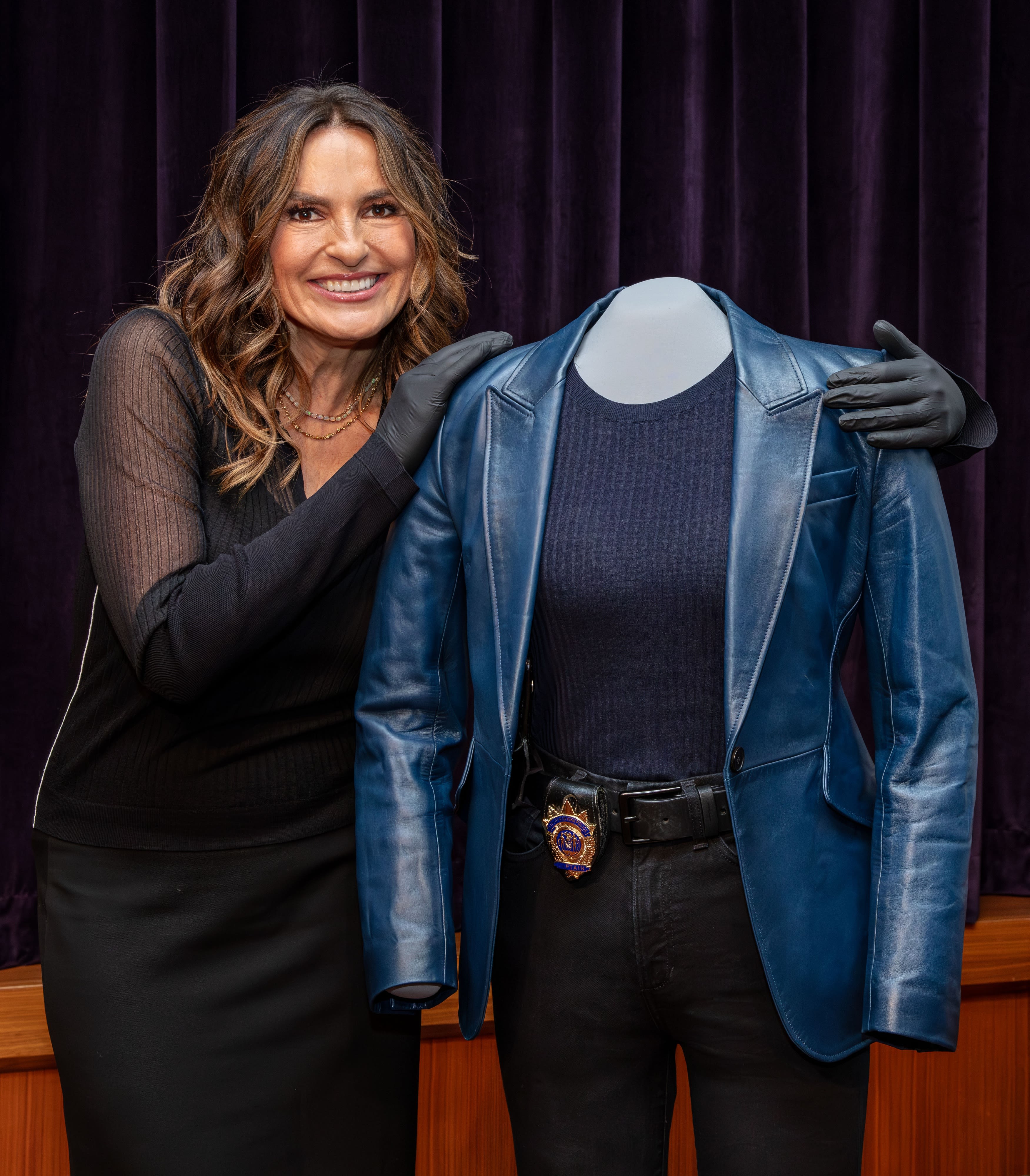 ‘Law & Order: SVU’ detective’s costume joins Smithsonian collection